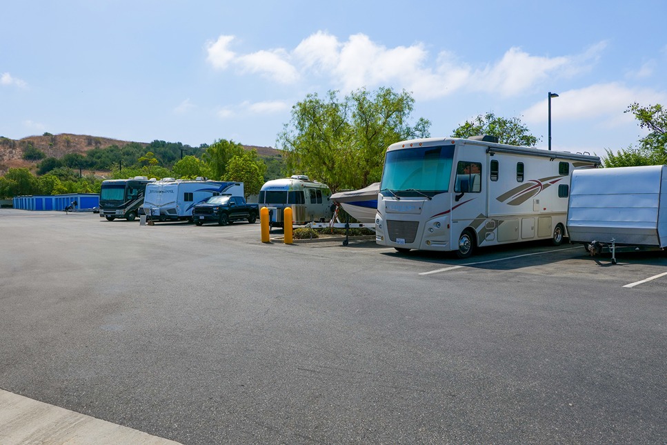 SmartStopSelfStorage-LaderaRanchCA-30TerraceRd-Parking