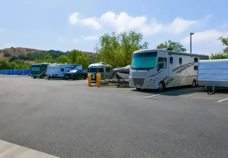SmartStopSelfStorage-LaderaRanchCA-30TerraceRd-Parking