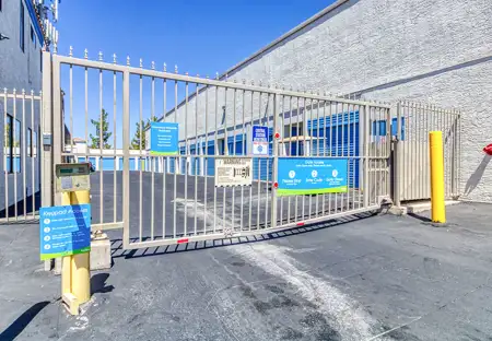 SmartStopSelfStorage-LasVegasNV-4349SJonesBlvd-Security