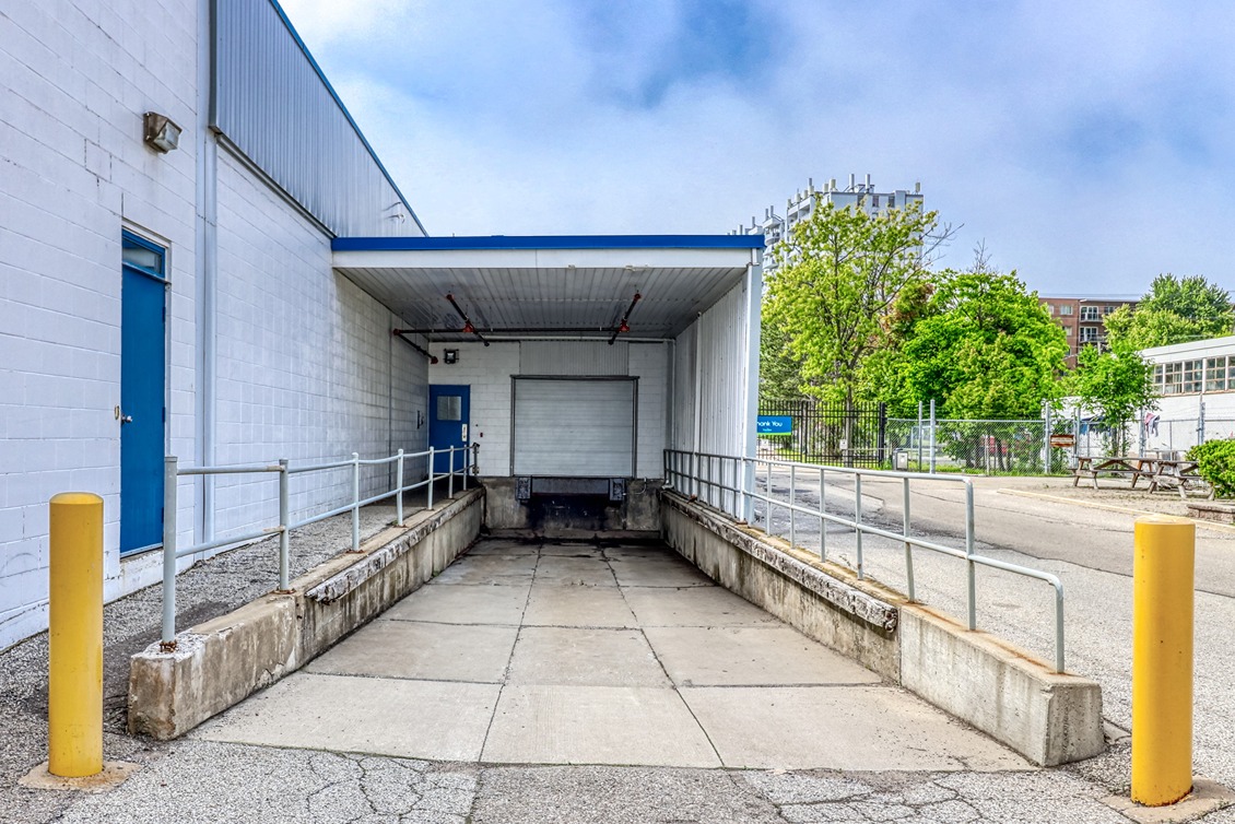 SmartStopSelfStorage-MississaugaONT-1230 Lakeshore Rd-Covered Loading Bay