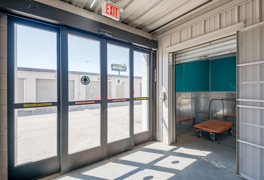 Entry at RealStorage-DallasTX-11359ReederRd