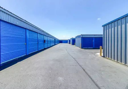 SmartStopSelfStorage-VallejoCA-1401EnterpriseSt-DriveUpUnits