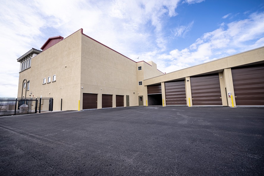 Indigo Self Storage-5210WRobindaleRd-DriveUp2