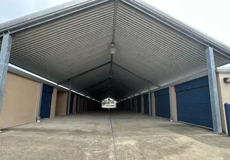 SmartStopSelfStorage-SpringTX-21836HolzwarthRd-CoveredLoading