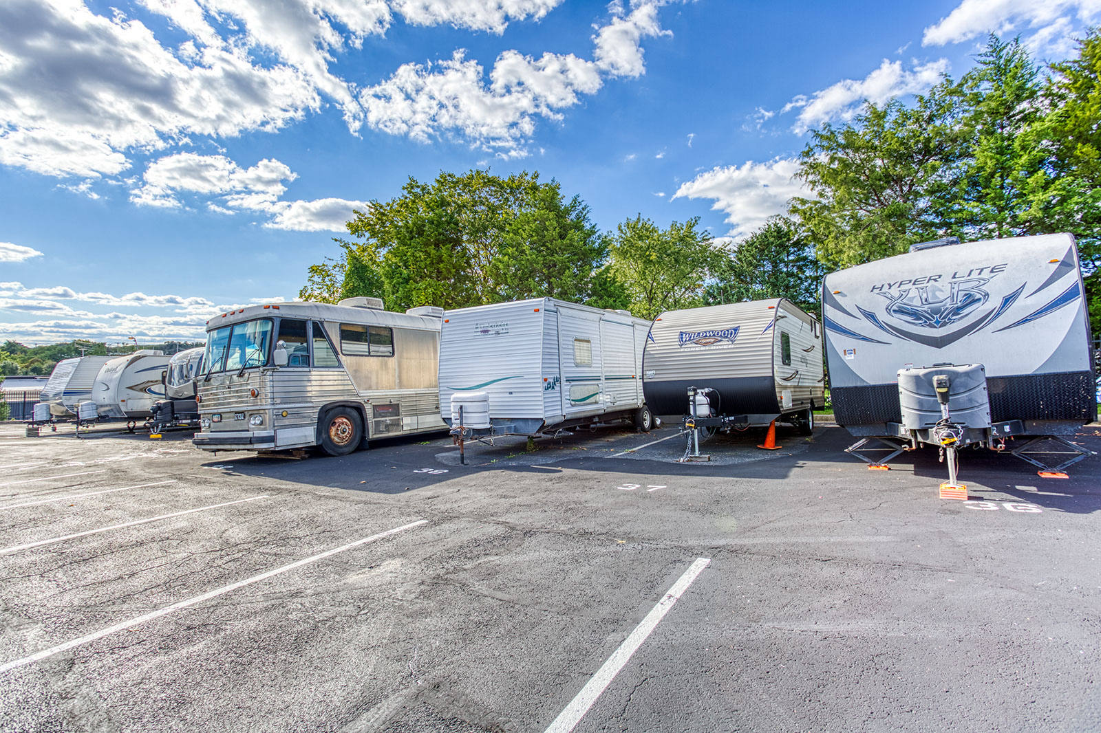 SmartStopSelfStorage-NottinghamMD-7989RossvilleBlvd-Parking