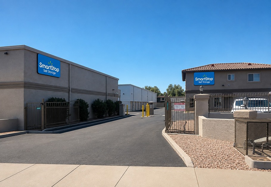 Store Front at SmartStopSelfStorage-GlendaleAZ-13551WGlendaleAve