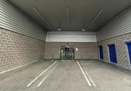 SmartStopSelfStorage-AuroraCO-3633NWaldenCircle-Covered Loading