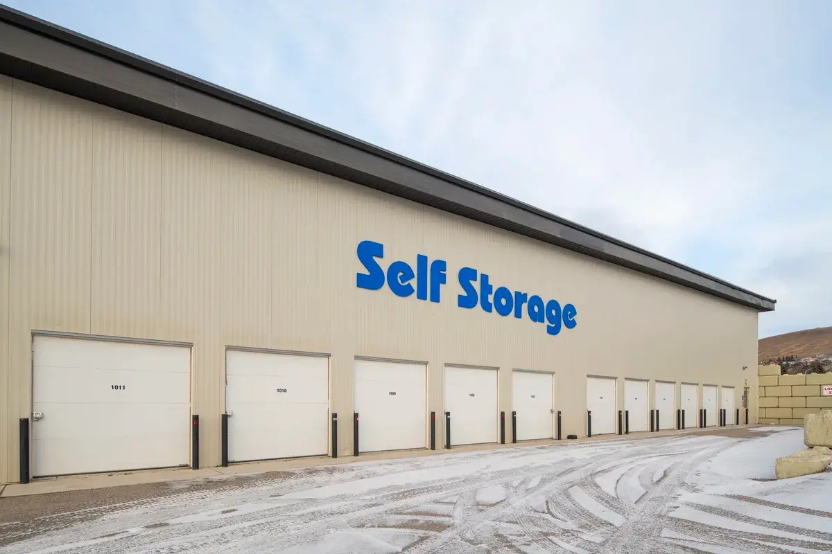 SmartStop Self Storage-22 Griffin Industrial Point, Cochrane, AB - Drive Up Units2