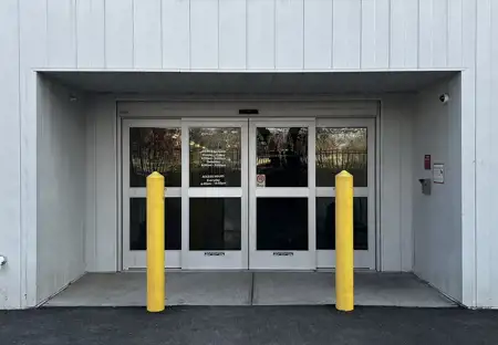 SmartStopSelfStorage-HillsideNJ-591 N Union Ave-Entry Door