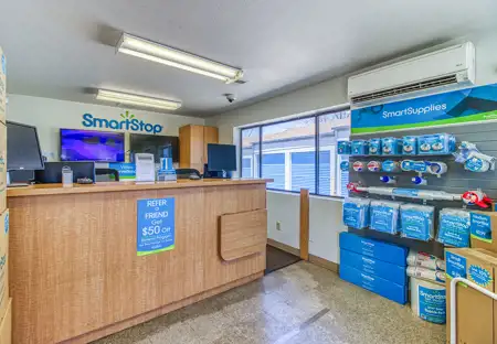 SmartStopSelfStorage-AuroraCO-435AirportBlvd-Office