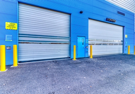 SmartStop Self Storage Facility at 16600 SE 18th Street, Vancouver, WA - Loading