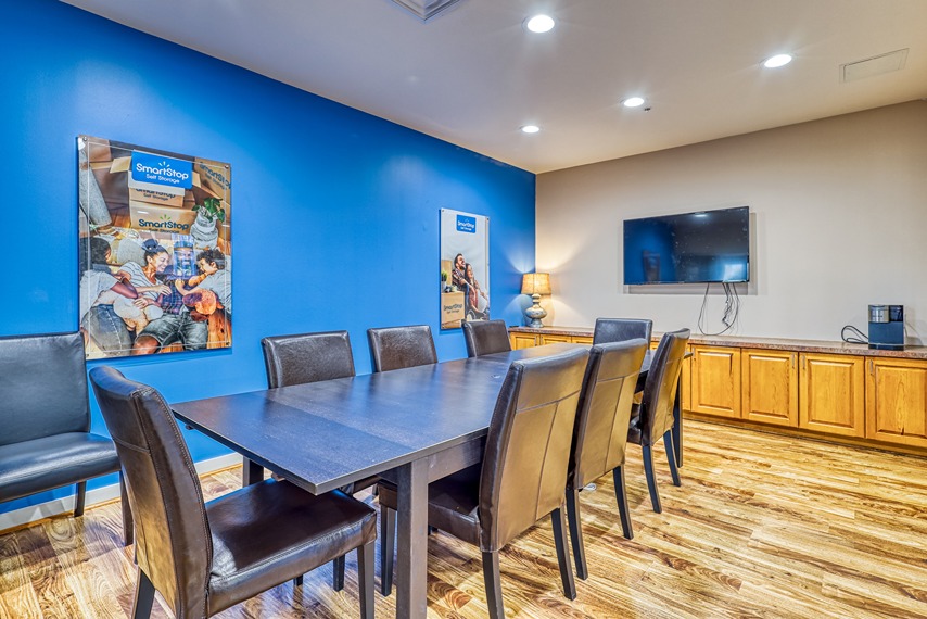 SmartStopSelfStorage-HoustonTX-2412WHolcombeBlvd-ConferenceRoom