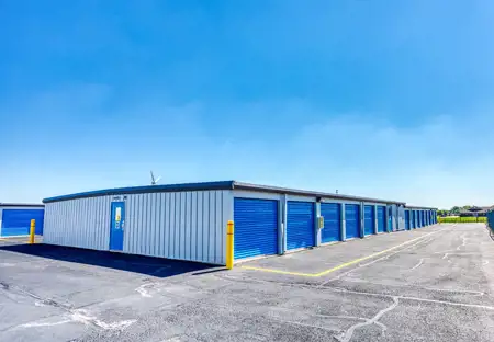 SmartStopSelfStorage-GreenvilleOH-1325BendenWay-Drive Up2