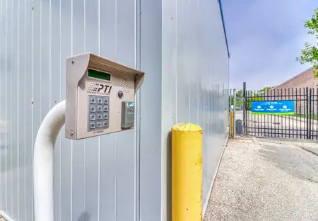 SmartStopSelfStorage-MississaugaONT-1230 Lakeshore Rd-Keypad Access
