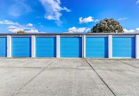 SmartStopSelfStorage-ConcordCA-1597MarketSt-DriveUpUnits