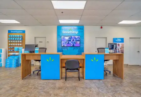 SmartStopSelfStorage-OakvilleONT-480SNServiceRdW-Office