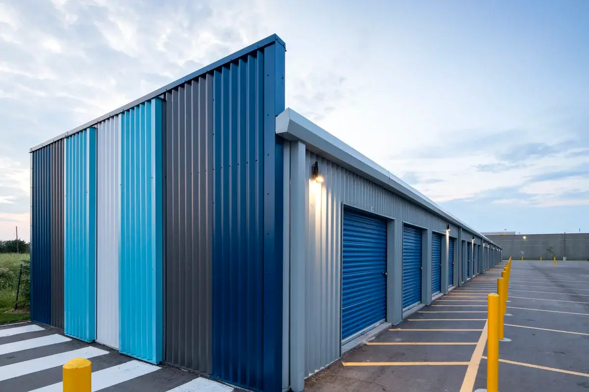 Drive up units at SmartStopSelfStorage-WhitbyONT-1580VictoriaStE