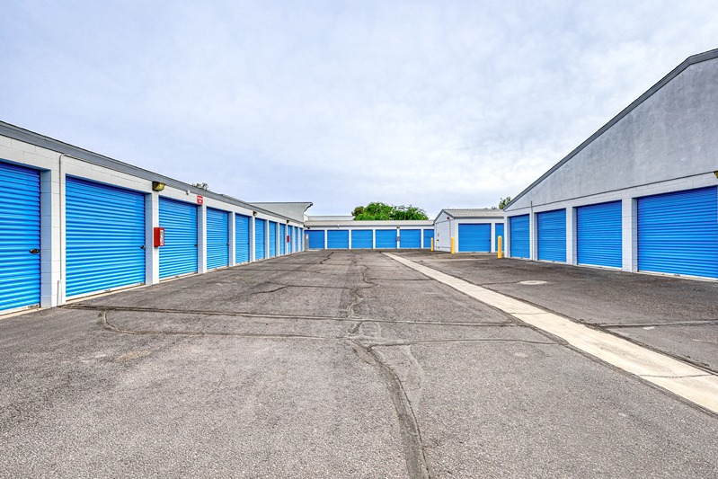 SmartStop Self Storage-PhoenixAZ-4860N83rdAve-Drive Up Units