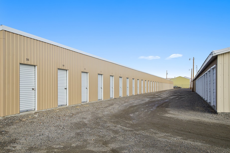 Drive-up units at WestbrookStorage-1548OldUS10