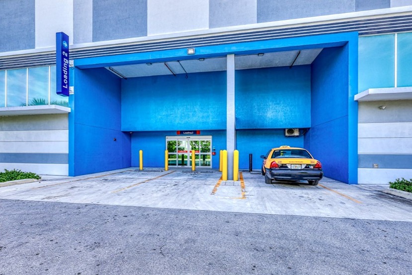 Covered Loading at SmartStopSelfStorage-Miami, FL-250 NE 135th St