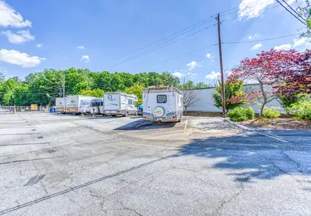 SmartStopSelfStorage-ArdenNC-3909SweetenCreekRd-Parking