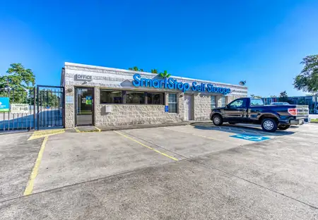 SmartStopSelfStorage-KingwoodTX-1671NorthparkDr-Hero