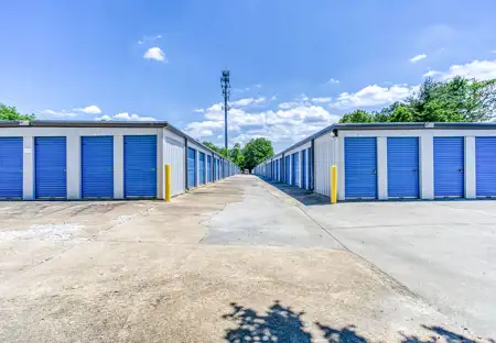 SmartStopSelfStorage-AshevilleNC-2594SweetenCreekRd-DriveUpUnits