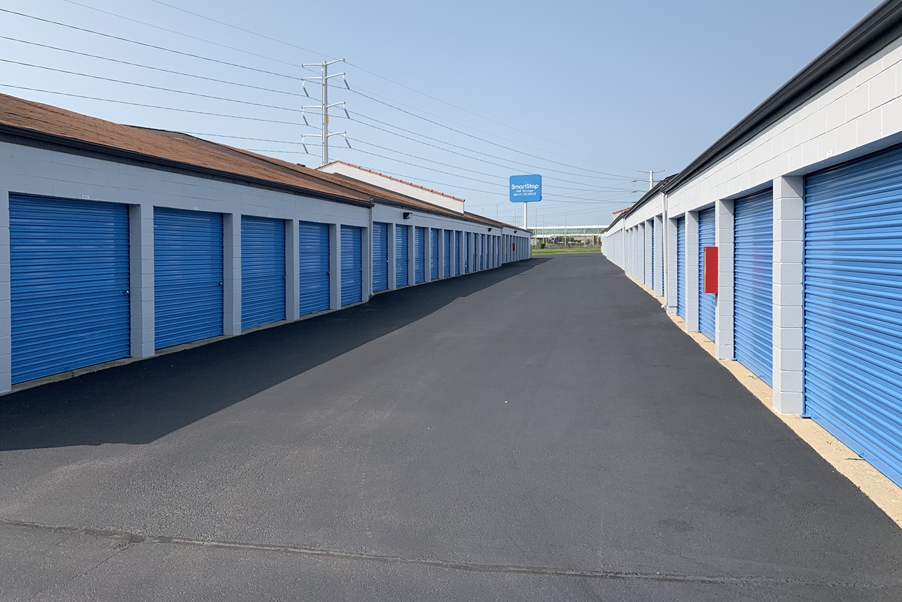 SmartStopSelfStorage-ElginIL-1001TollgateRd-DriveUpUnits