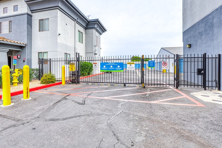 SmartStop Self Storage-PhoenixAZ-4860N83rdAve-Gate Access