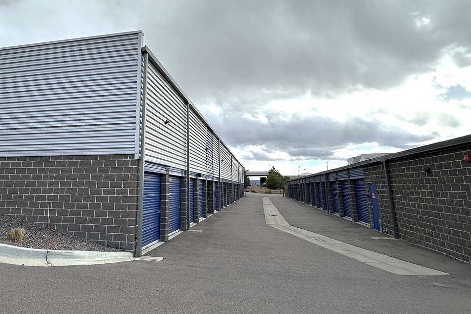 SmartStopSelfStorage-AuroraCO-3633NWaldenCircle-Drive Up Units