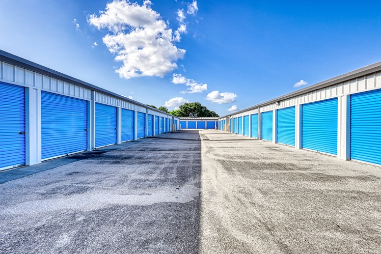 Drive Up Units at SmartStopSelfStorage-PasadenaTX-7905SpencerHwy