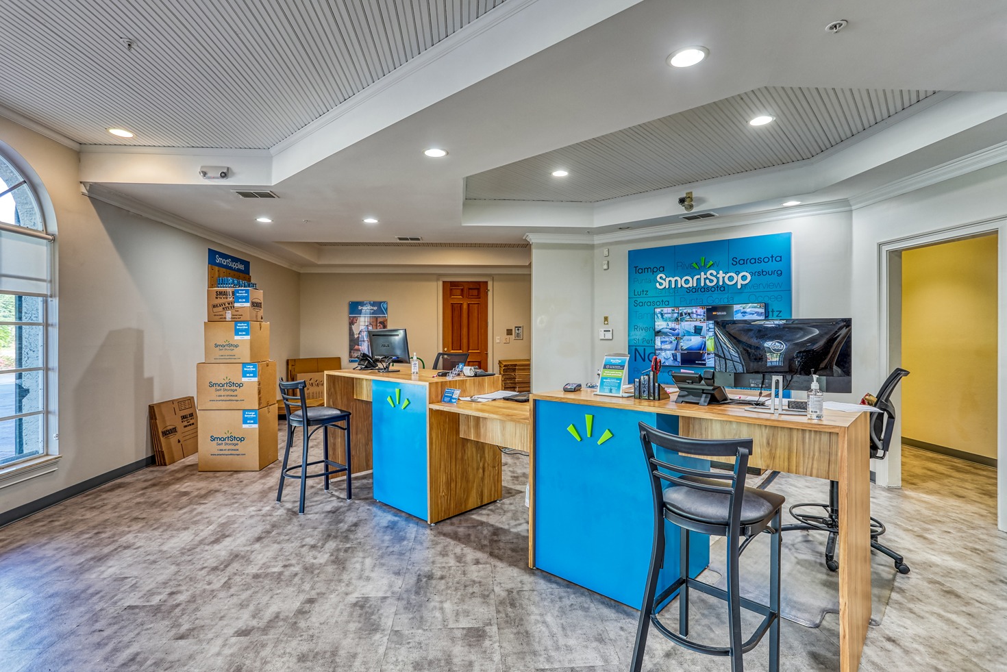 SmartStopSelfStorage-NaplesFL-275Goodlette-FrankRd-Office