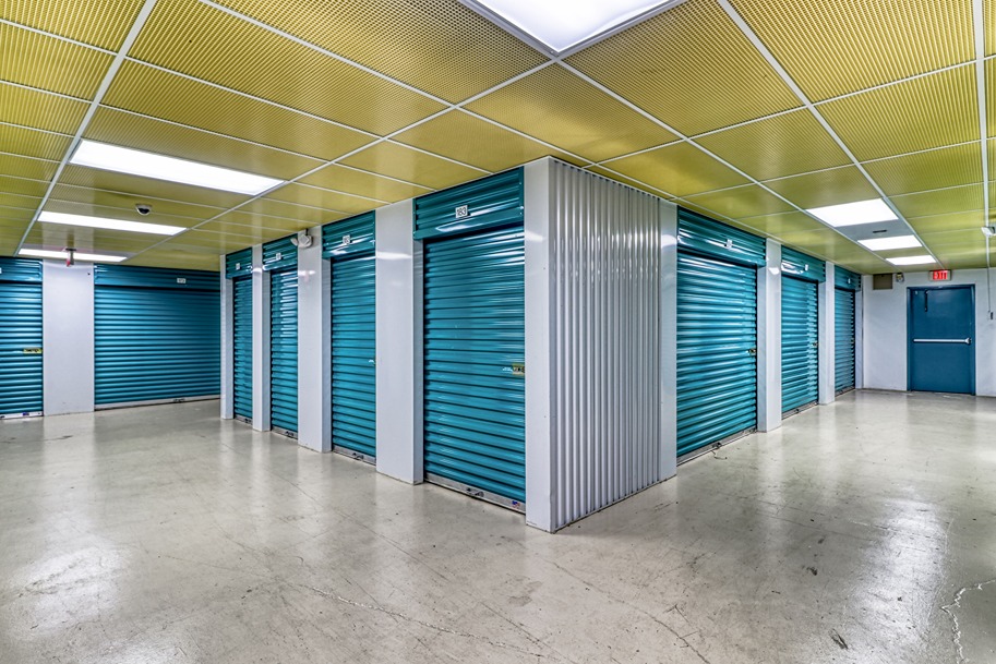 SmartStopSelfStorage-LakeWorthFL-8135LakeWorthRd-InteriorUnits