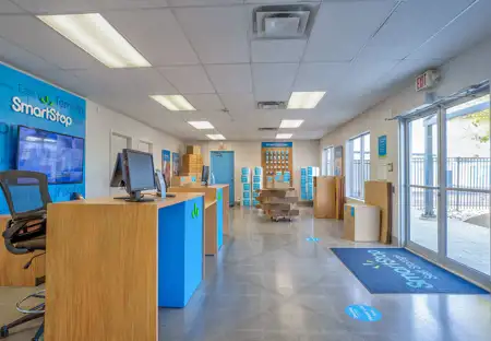 SmartStopSelfStorage-BurlingtonONT-4491MainwayDr-Office