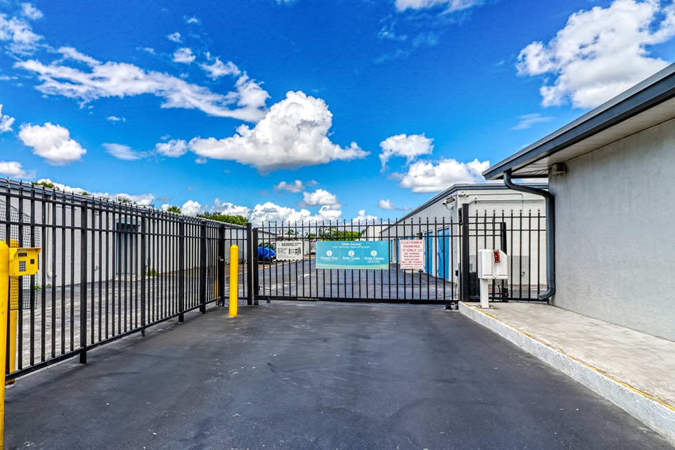 SmartStopSelfStorage-LakeWorthFL-8135LakeWorthRd-Gate