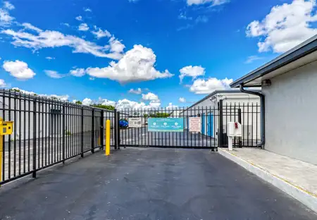 SmartStopSelfStorage-LakeWorthFL-8135LakeWorthRd-Gate