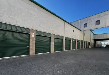 SmartStopSelfStorage-SanJoseCA-2487AlumRockAve-Drive Up1