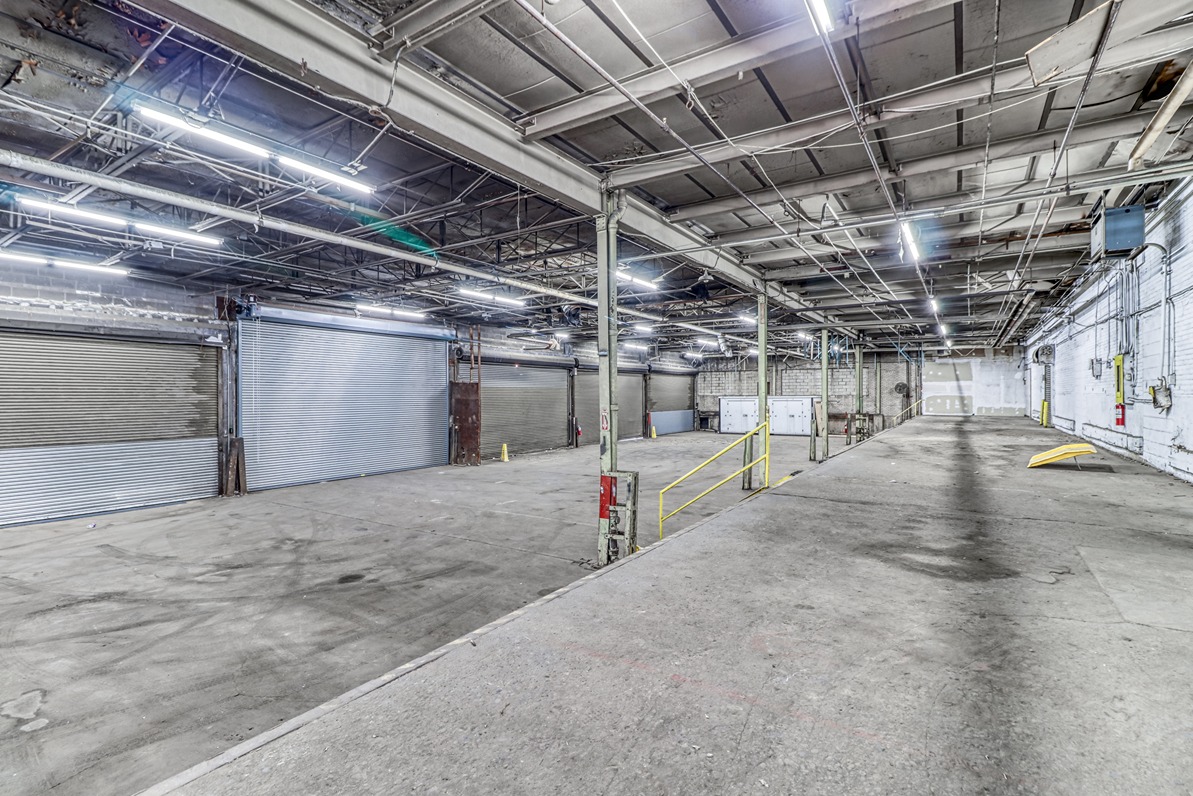 SmartStopSelfStorage-NewarkNJ-99EvergreenAve-Interior Loading Bays