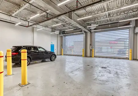 SmartStopSelfStorage-MarkhamONT-506 CopperCreekRd-All Weather Loading