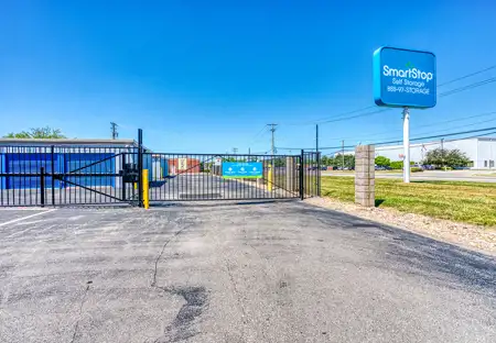 SmartStopSelfStorage-WarrenMI-24623RyanRd-Security