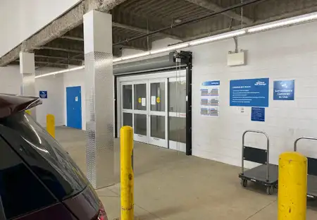 SmartStopSelfStorage-WoodbridgeONT-411 Cityview Blvd-Entrance