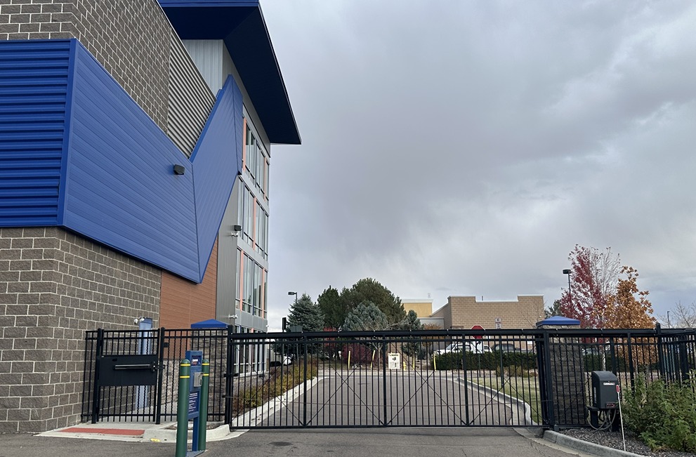 SmartStopSelfStorage-AuroraCO-3633NWaldenCircle-Gate Access