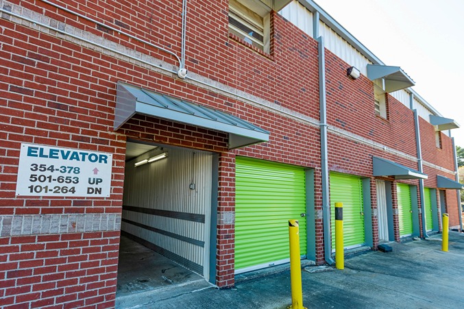 Drive up units at SmartStopSelfStorage-RiverdaleGA-635PoplarSpringsRd