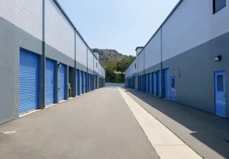SmartStopSelfStorage-LaderaRanchCA-30TerraceRd-Drive Up