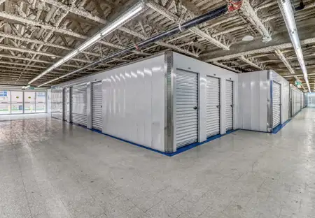 SmartStopSelfStorage-MississaugaONT-1230 Lakeshore Rd-Intertior Units 2