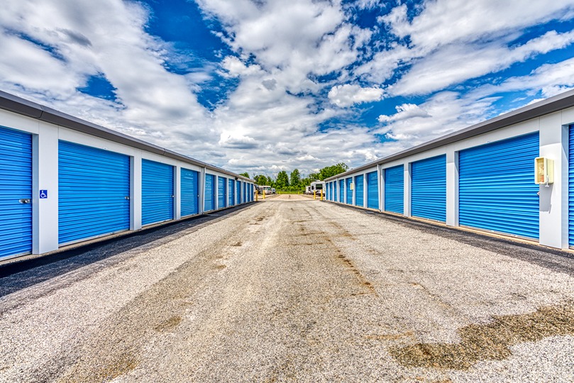 SmartStopSelfStorage-SidneyOH-700WRussellRd-DriveUpUnits