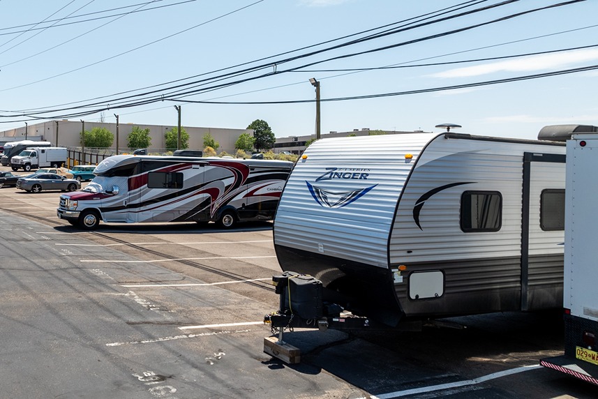 Parking at AmericanSelfStorage-AlbuquerqueNM-720CandelariaRdNE