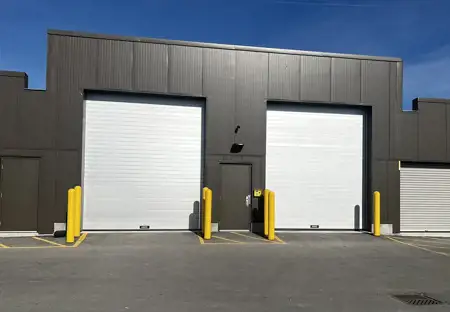 SmartStopSelfStorage-BarrieONT-341MapleviewDrW-AllWeatherLoadBay