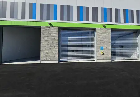 SmartStopSelfStorage-HamiltonONT-550 Centennial Pkwy N-LoadingBay