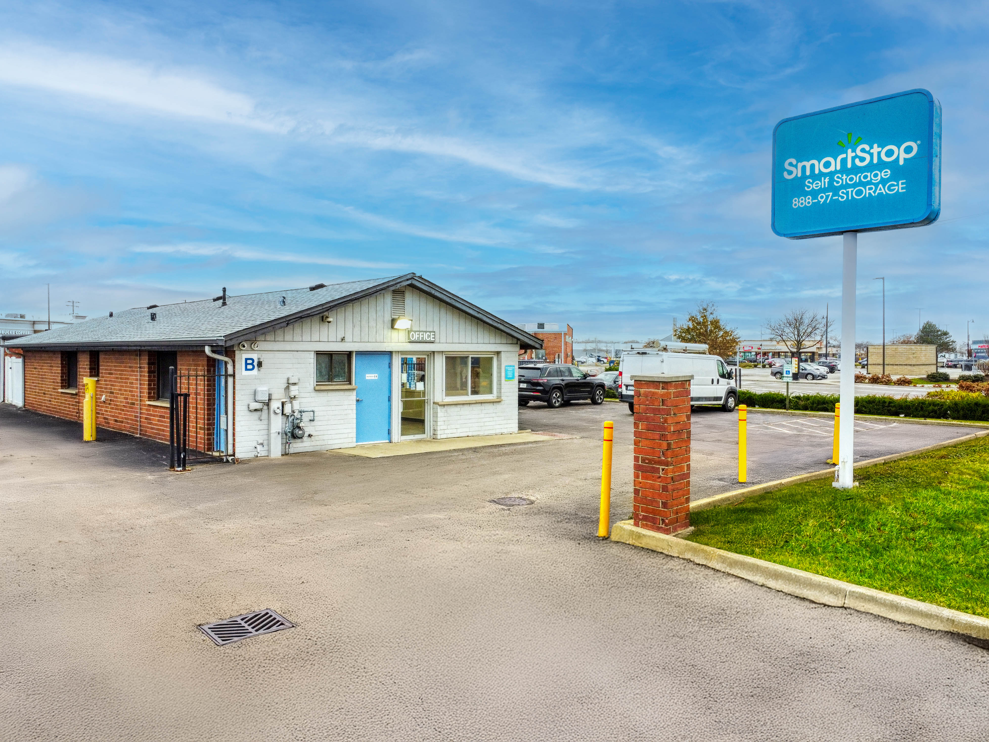 SmartStopSelfStorage-CrestwoodIL-4747CalSagRd-Hero